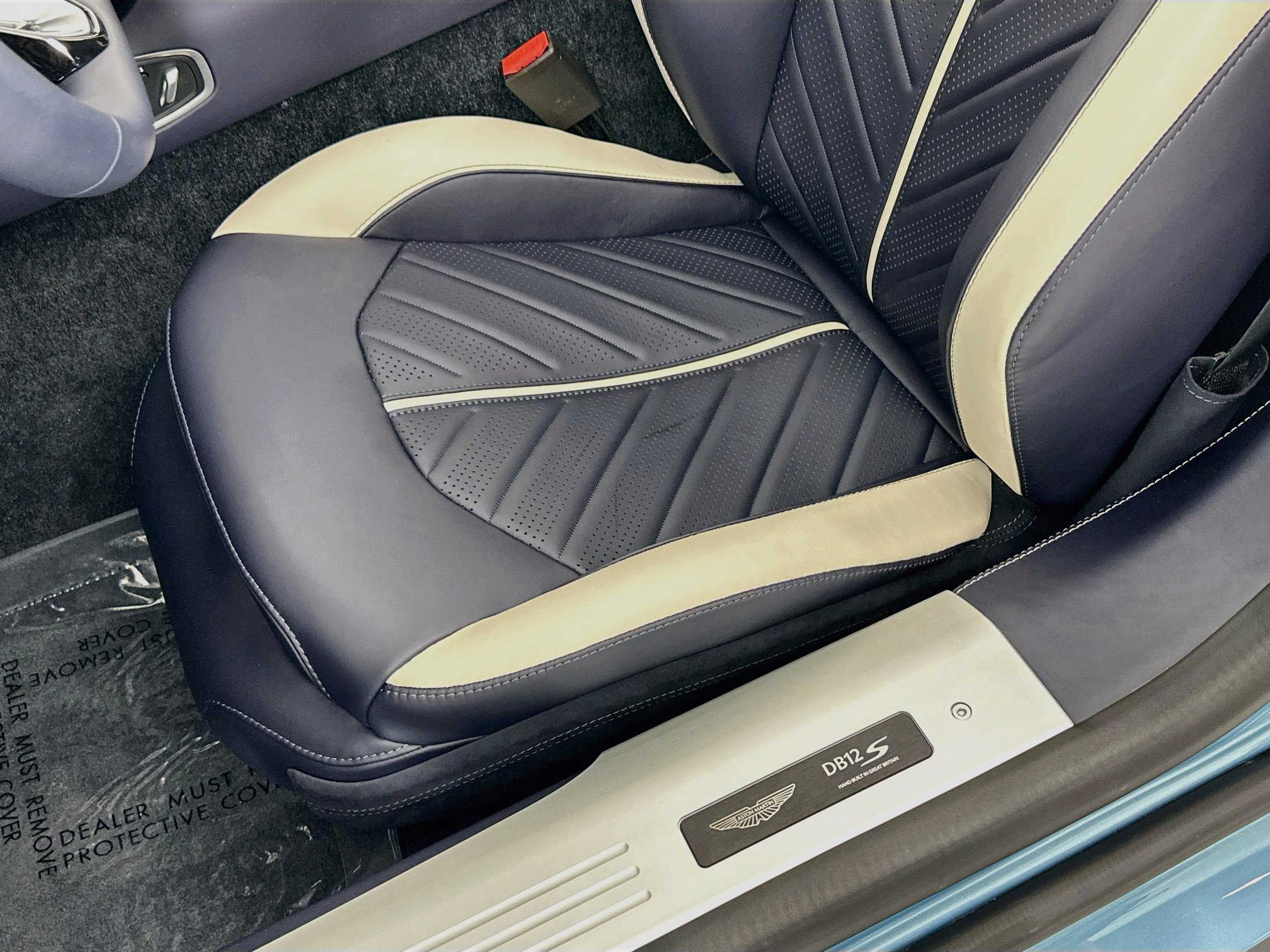 Used 2026 Aston Martin DB12 Convertible RWD image 22