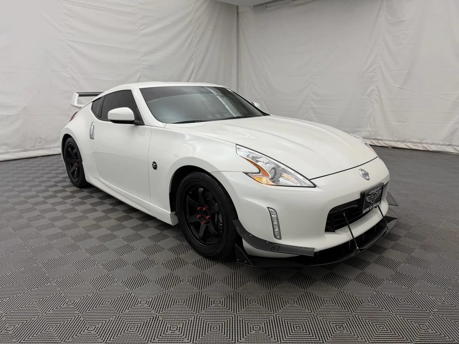 Used 2016 Nissan 370Z Coupe RWD image 4