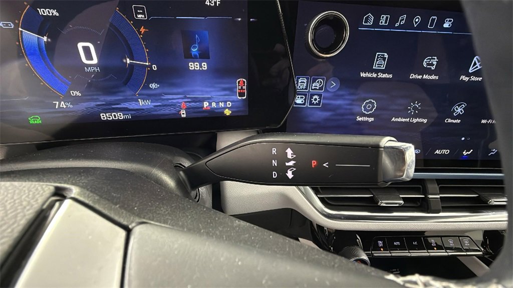 Used 2025 Chevrolet Equinox EV LT image 22