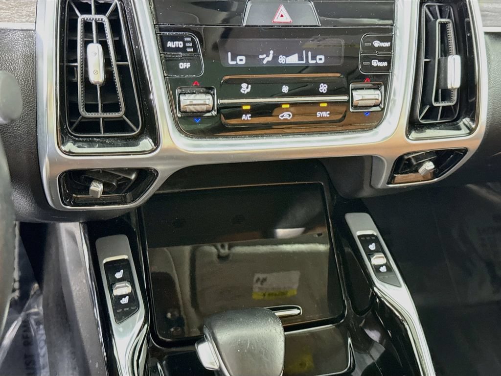 Certified 2022 Kia Sorento SX Prestige w/ Rust Color Package AWD/4WD image 10