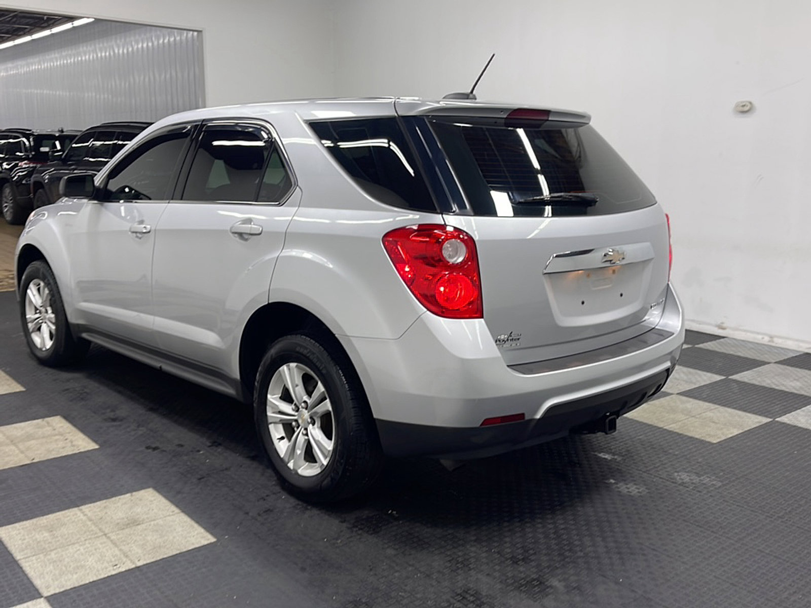 Used 2015 Chevrolet Equinox LS FWD image 14