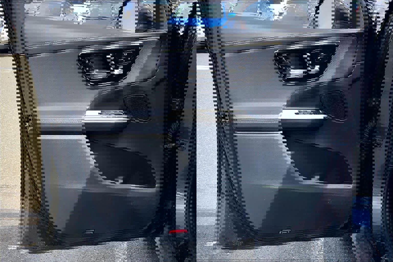 Used 2024 Mercedes-Benz GLC 300 4MATIC image 21