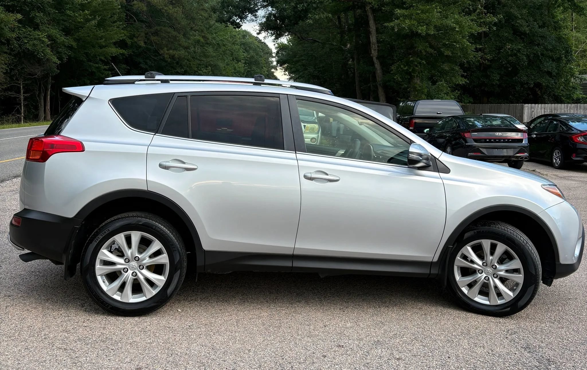 Used 2015 Toyota RAV4 Limited w/ Outdoor Package FWD image 8