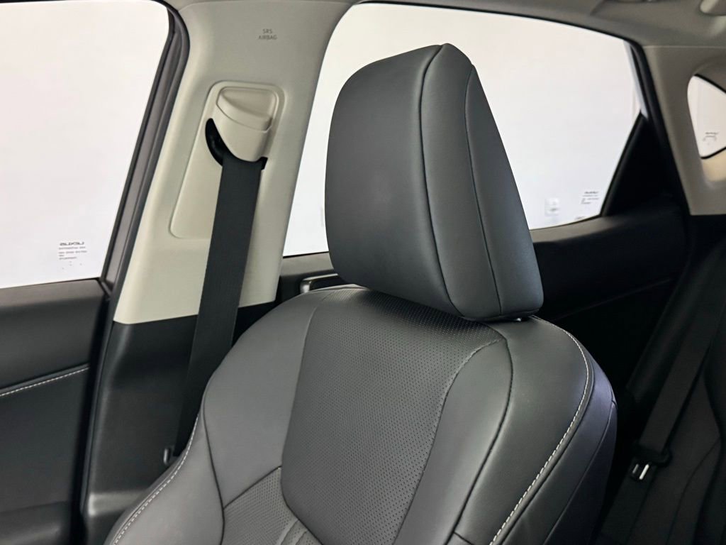 Used 2025 Lexus NX 250 FWD w/ Towing Package (2000 Lbs) image 43