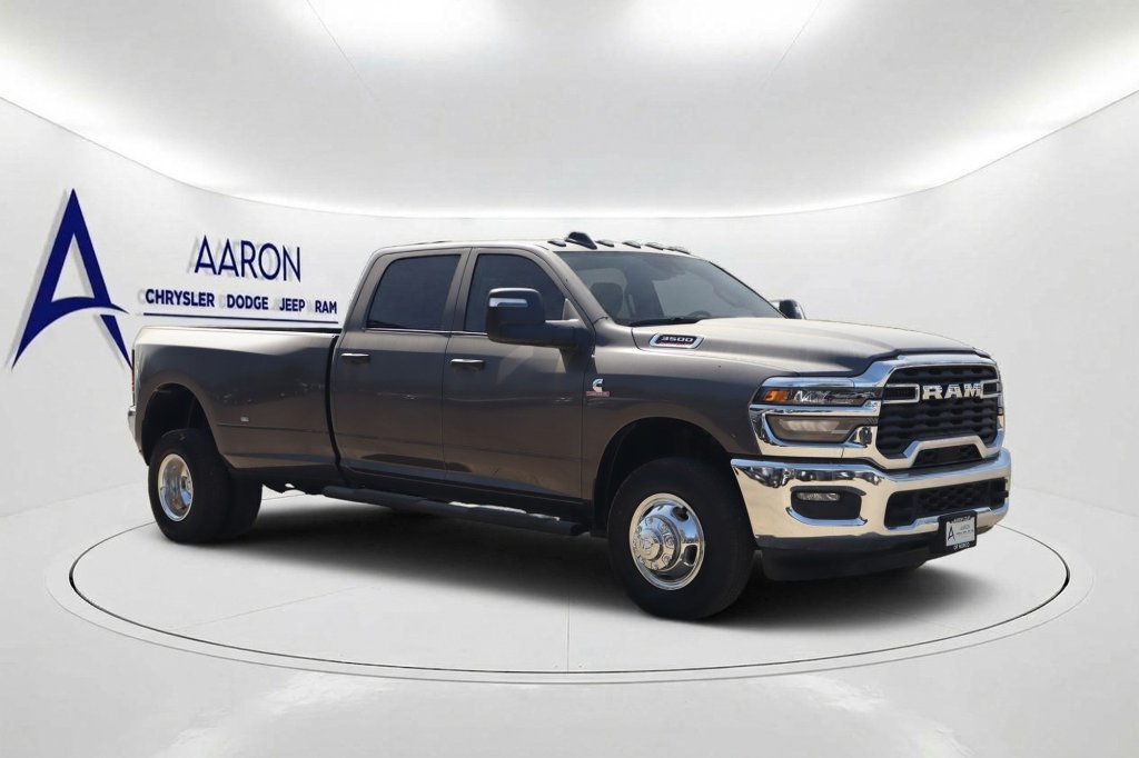 New 2026 RAM 3500 Tradesman AWD/4WD image 3