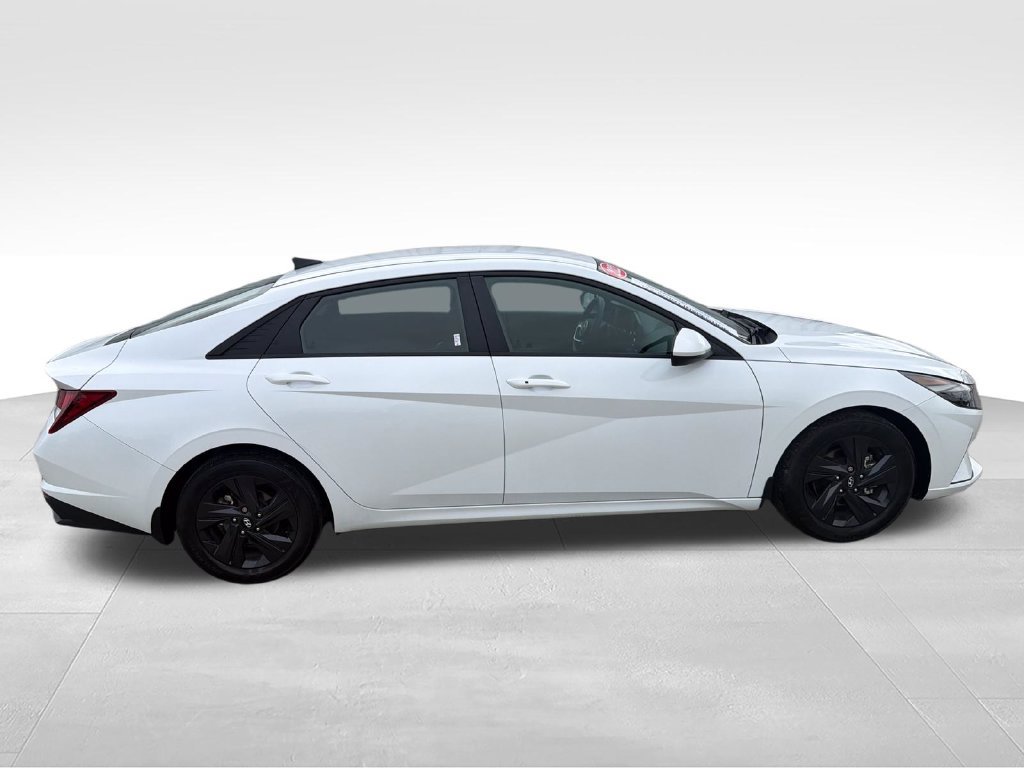 Used 2022 Hyundai Elantra SEL FWD image 6