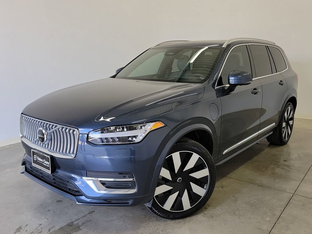 Used 2023 Volvo XC90 T8 Ultimate w/ Lounge Package image 33