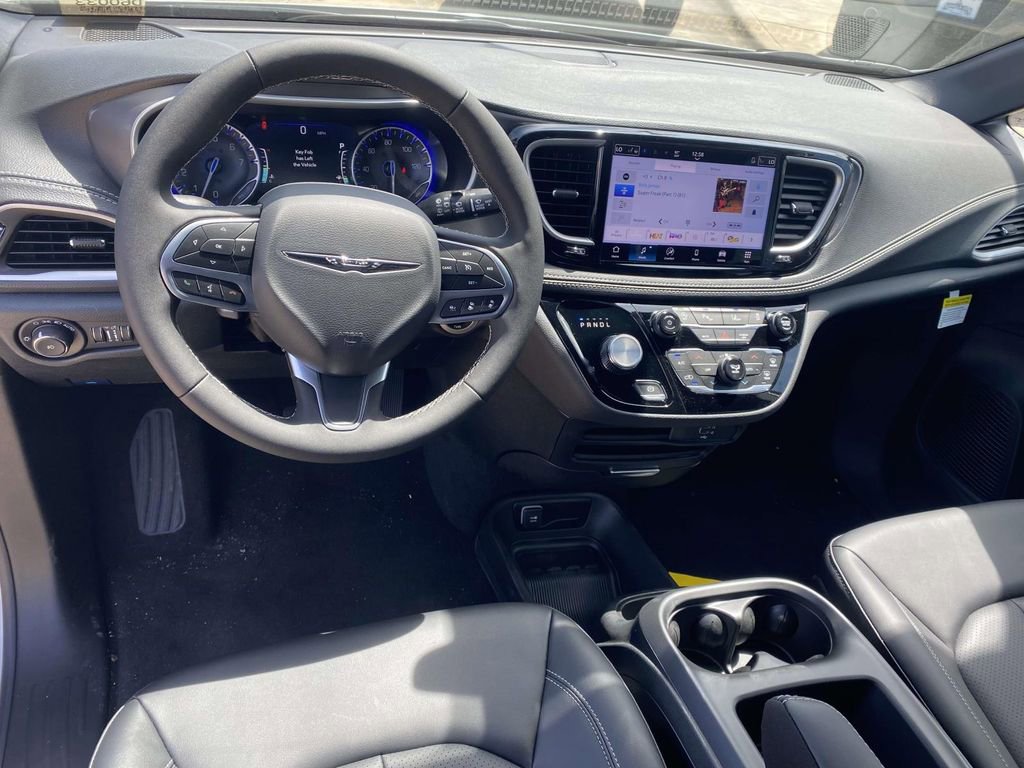 New 2026 Chrysler Pacifica Select FWD image 41