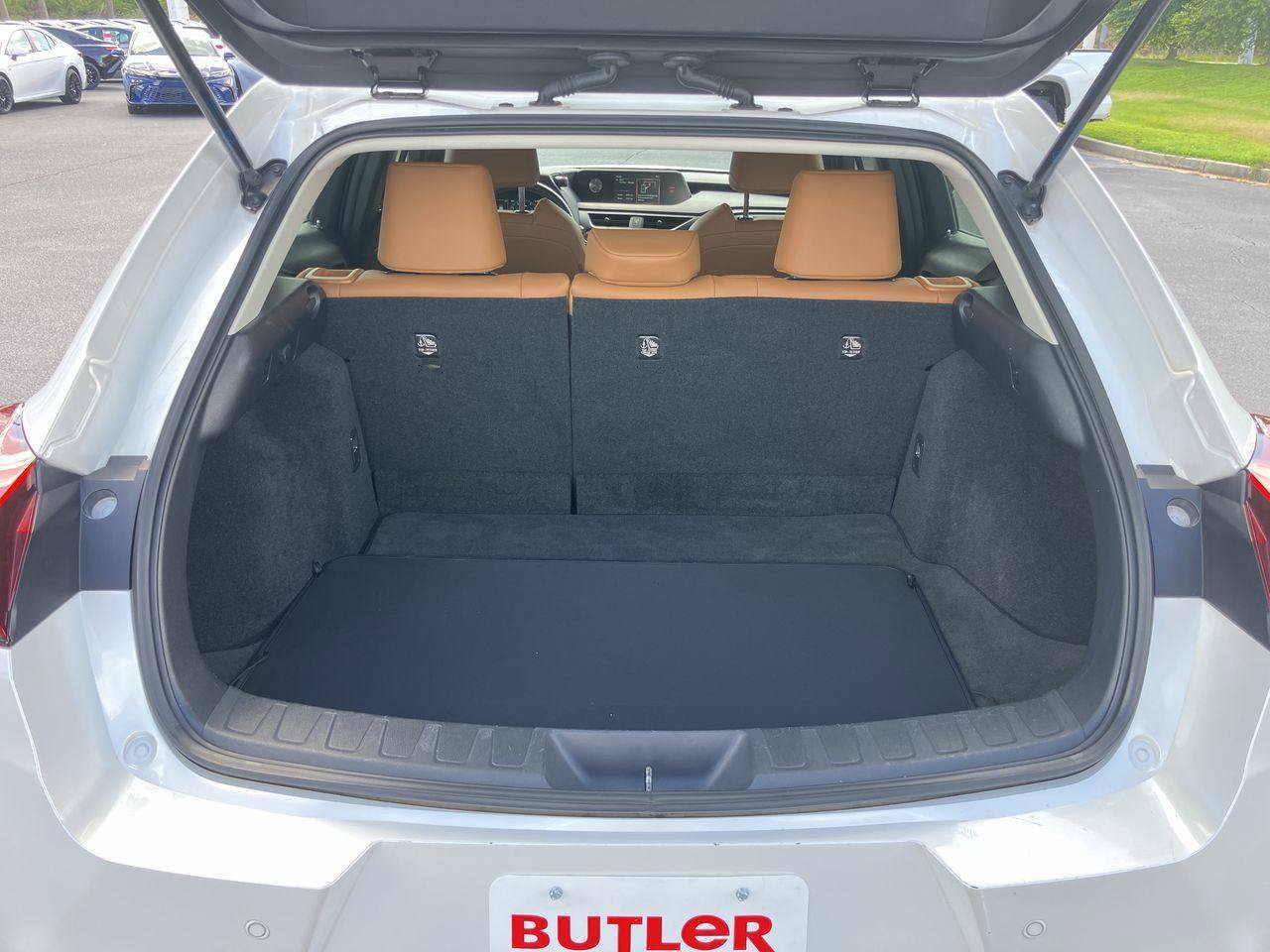 Used 2020 Lexus UX 200 w/ Accessory Package FWD image 27