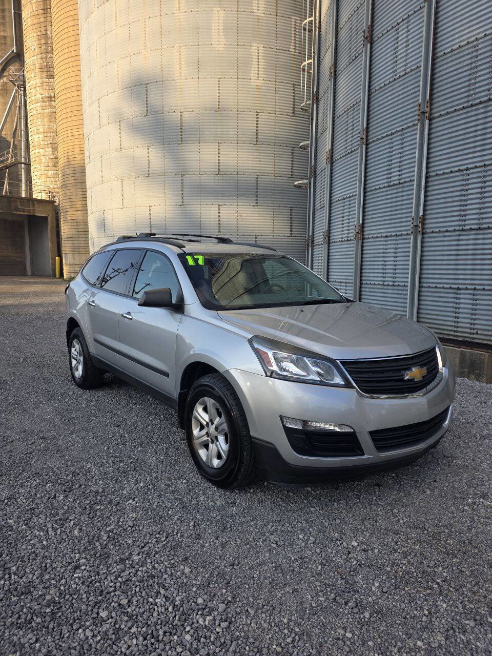 Used 2017 Chevrolet Traverse LS FWD image 3