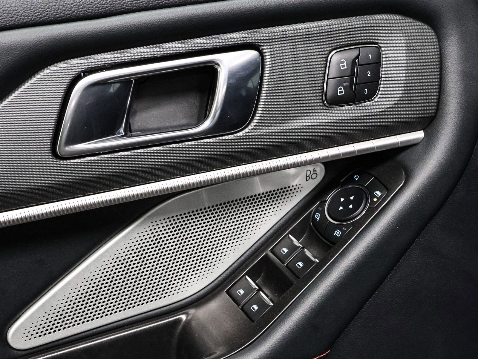 Certified 2025 Ford Explorer ST image 19