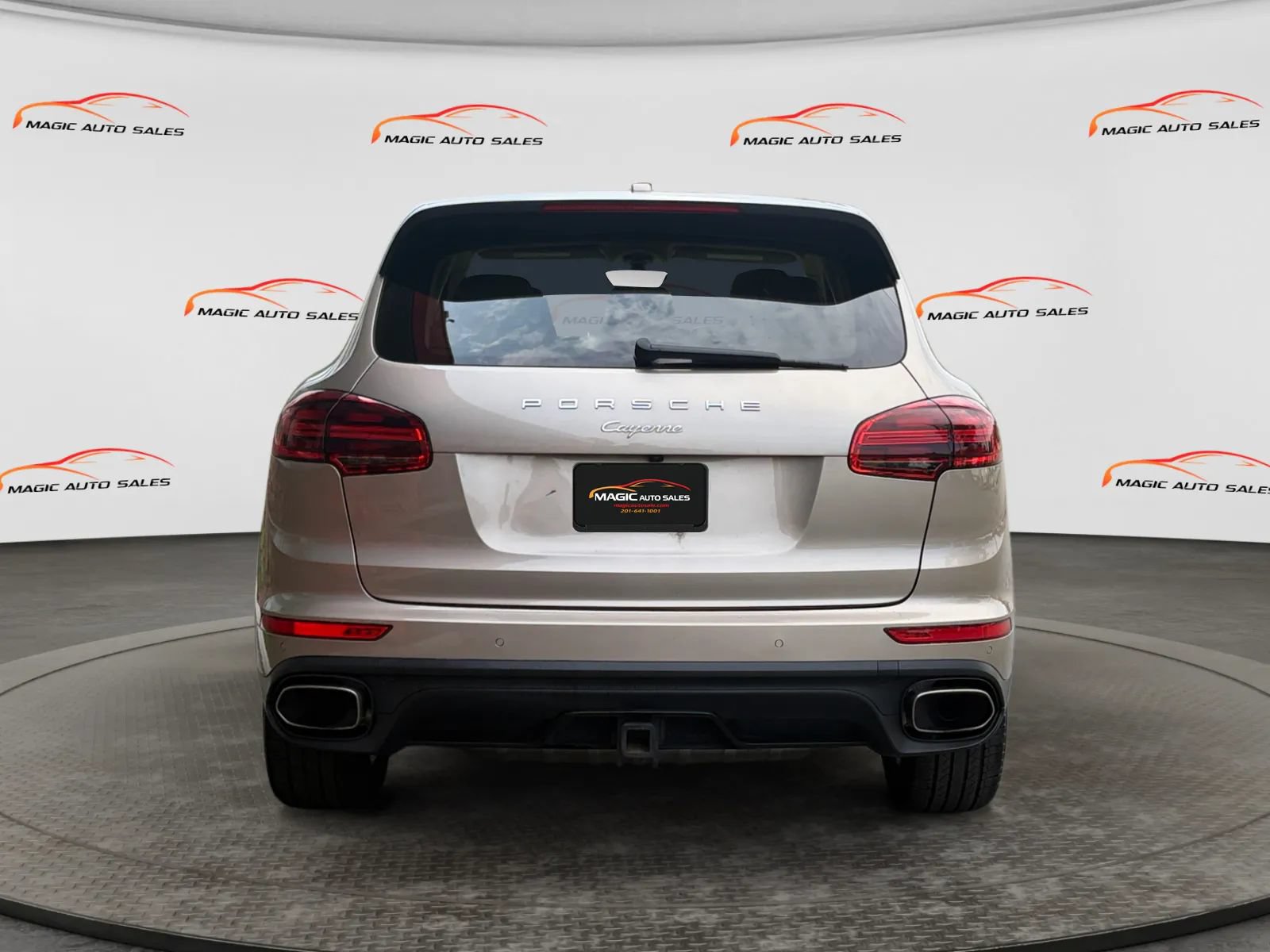 Used 2016 Porsche Cayenne AWD/4WD image 9