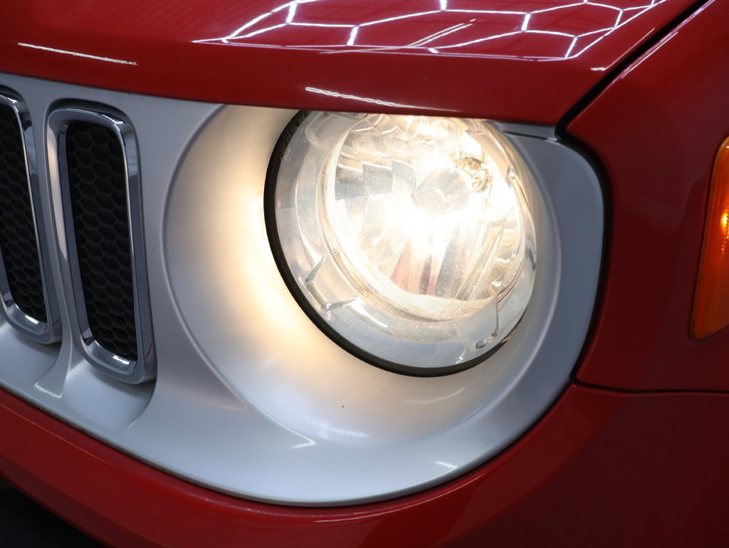 Used 2017 Jeep Renegade Limited FWD image 30
