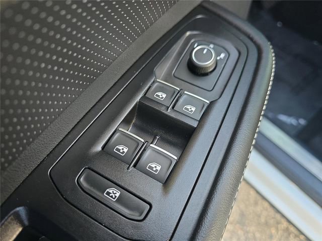 Used 2025 Volkswagen Atlas SE FWD image 18