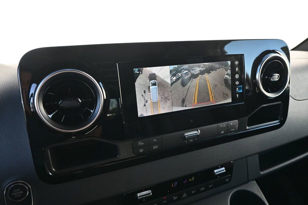 Used 2022 Mercedes-Benz Sprinter 2500 image 13