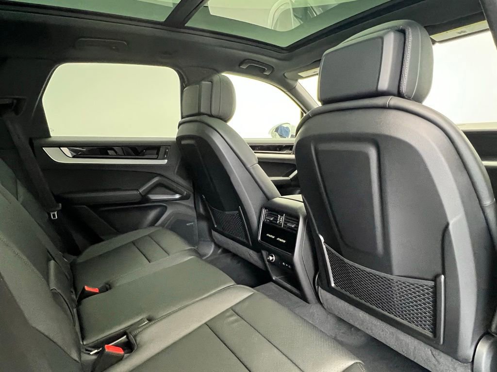 New 2026 Porsche Cayenne image 16