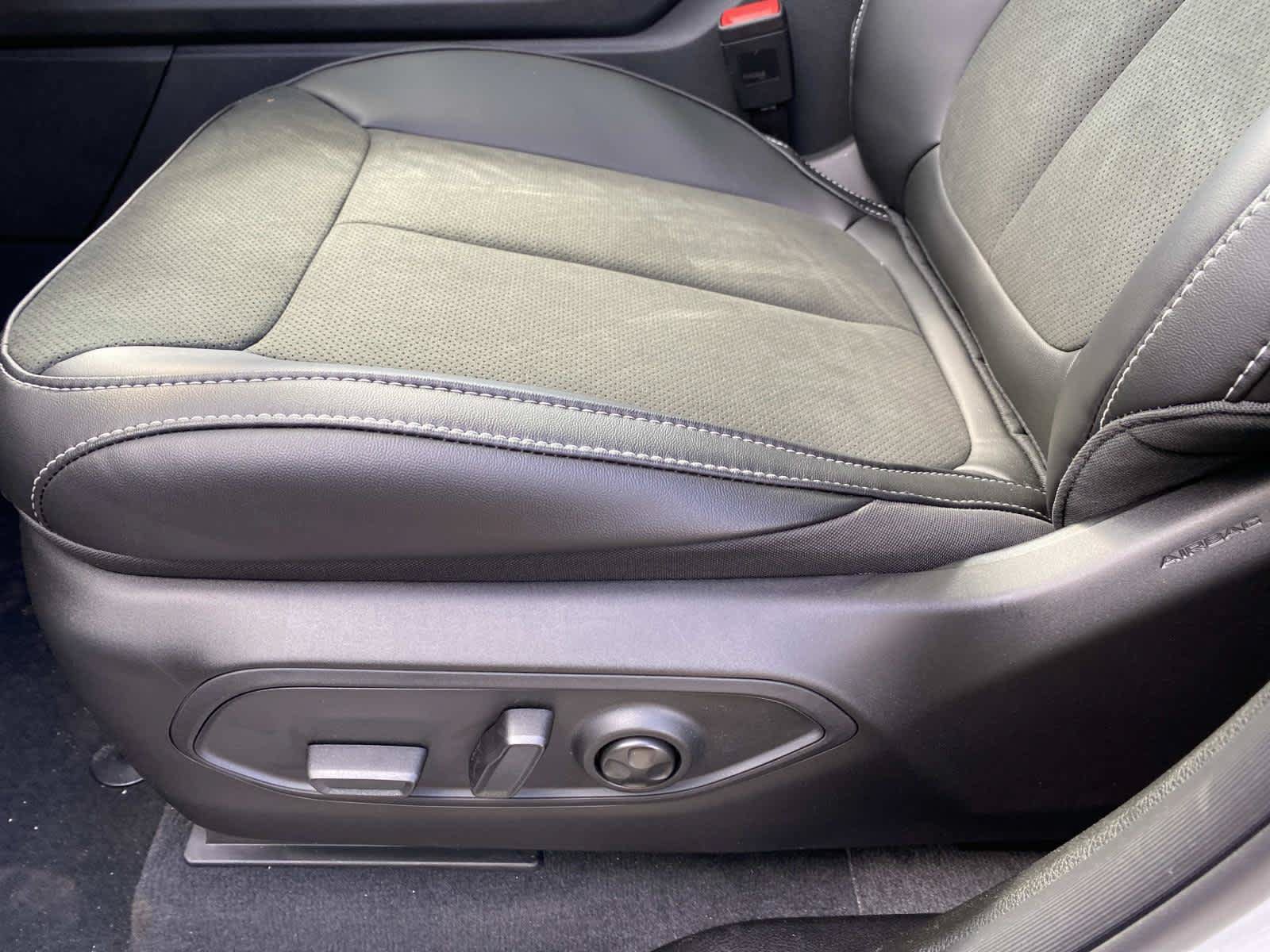 New 2026 Jeep Grand Cherokee Altitude AWD/4WD image 9