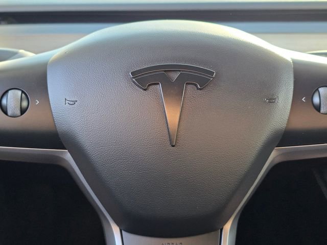 Used 2022 Tesla Model Y Long Range image 28