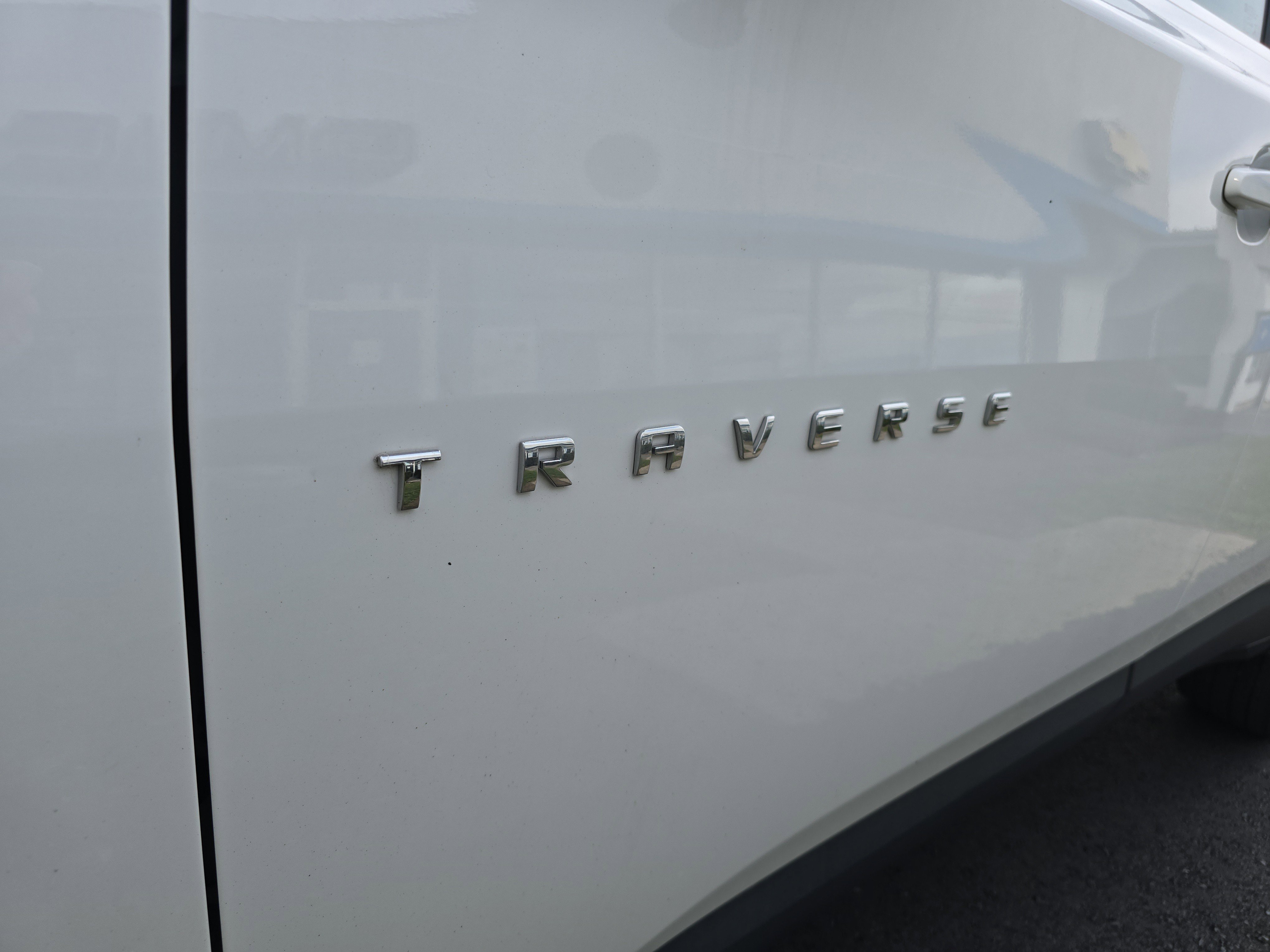 Used 2023 Chevrolet Traverse LT image 11
