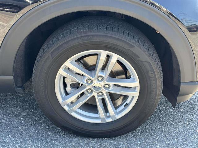 Used 2022 Ford Explorer XLT w/ Equipment Group 202A image 6