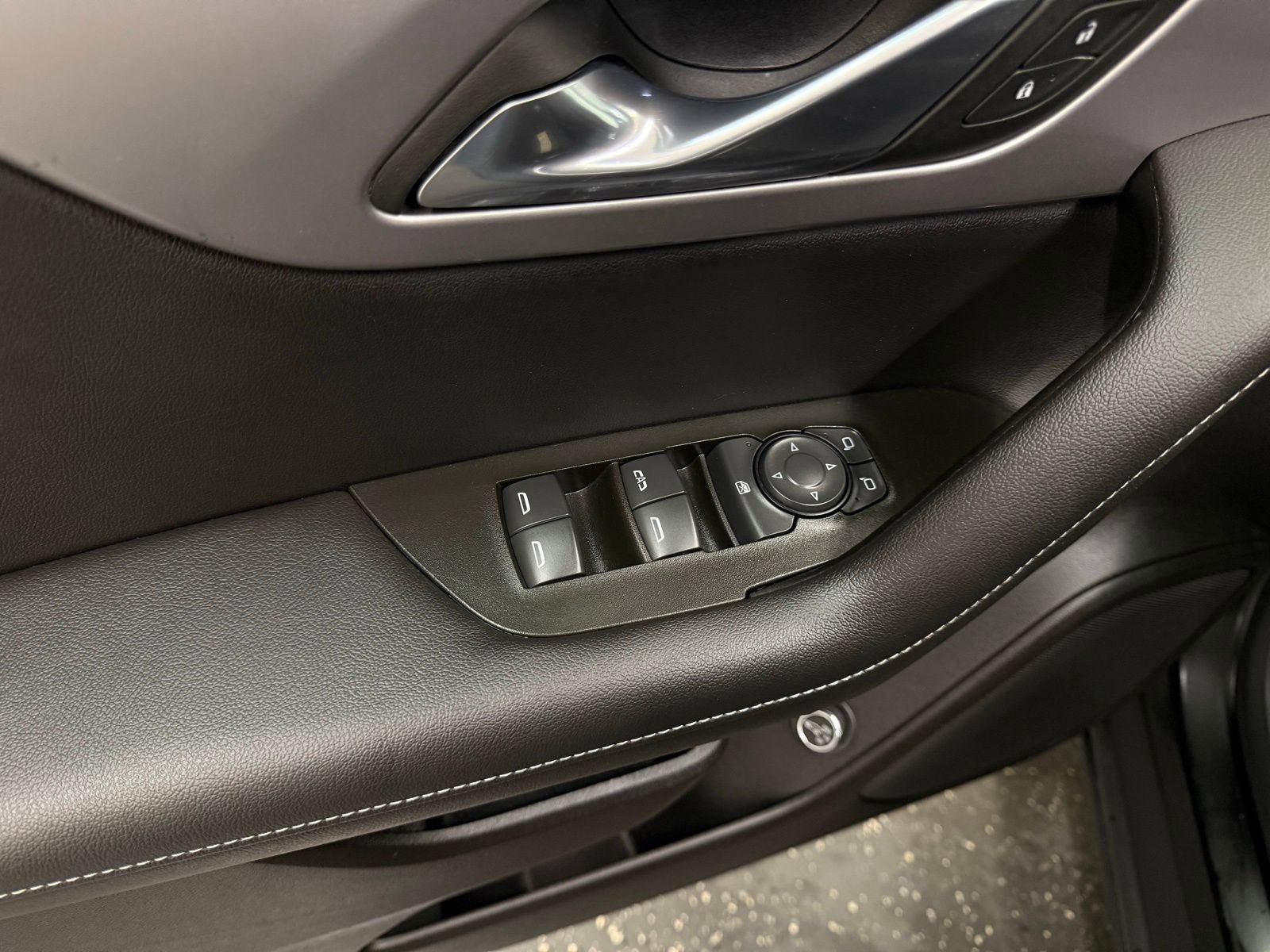 Used 2024 Chevrolet Blazer LT w/ Redline Edition image 10