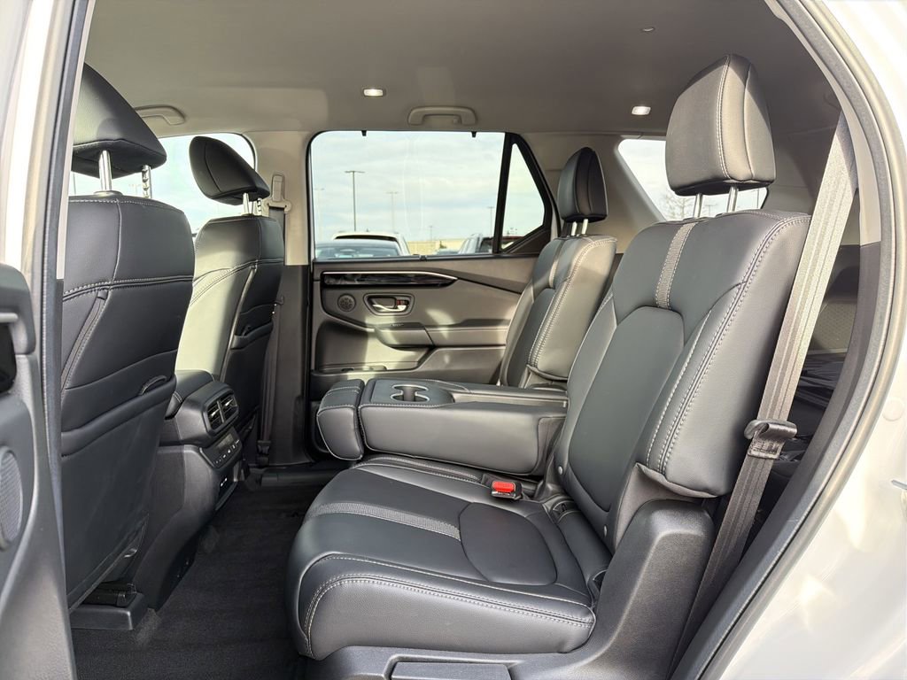 Used 2025 Honda Pilot EX-L image 14