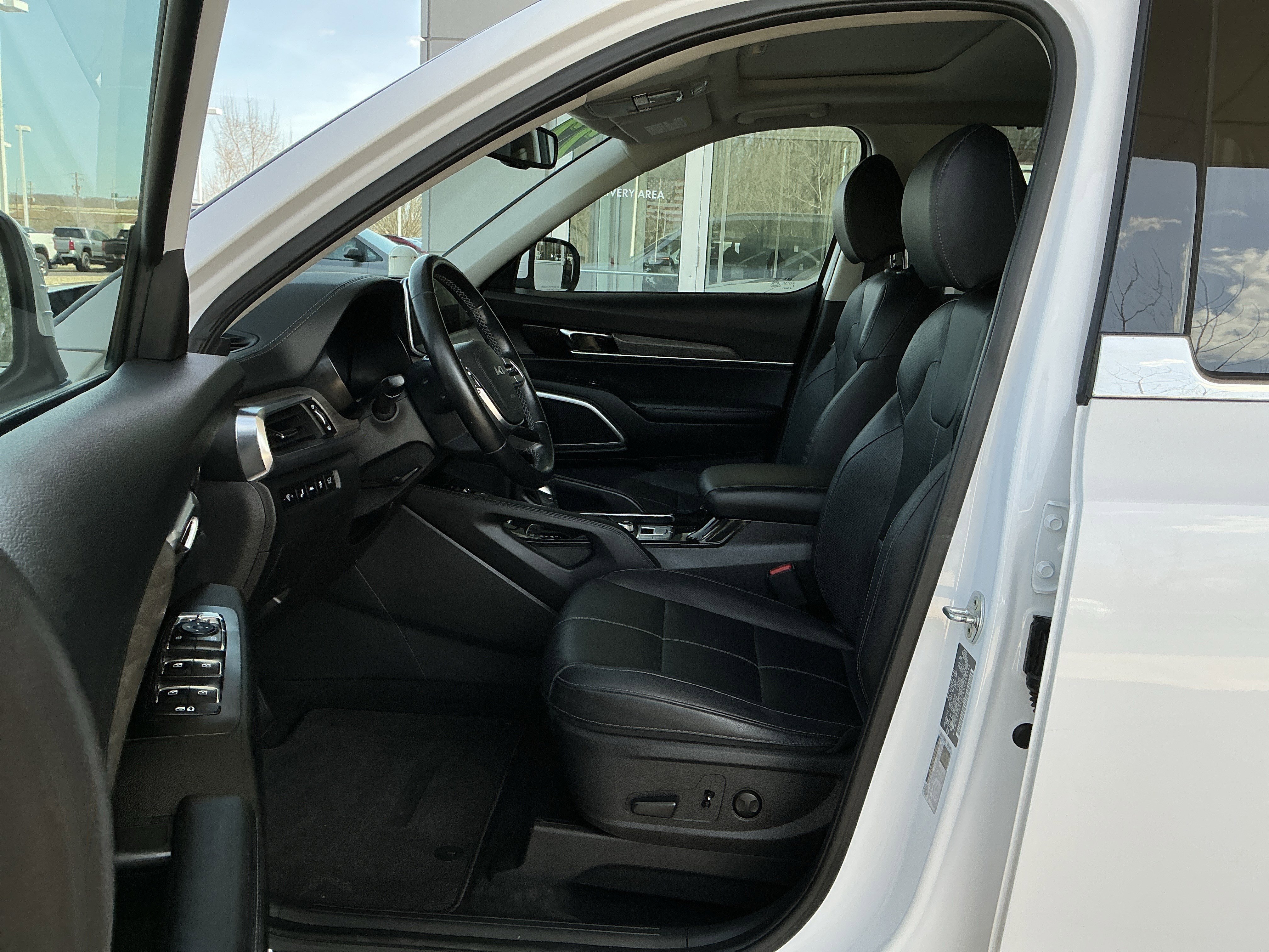 Used 2022 Kia Telluride EX w/ EX Premium Package image 7