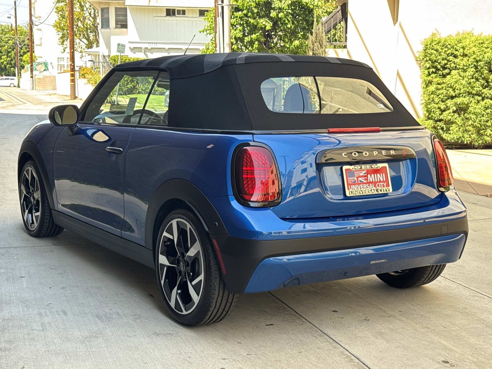 Certified 2025 MINI Cooper S FWD image 3