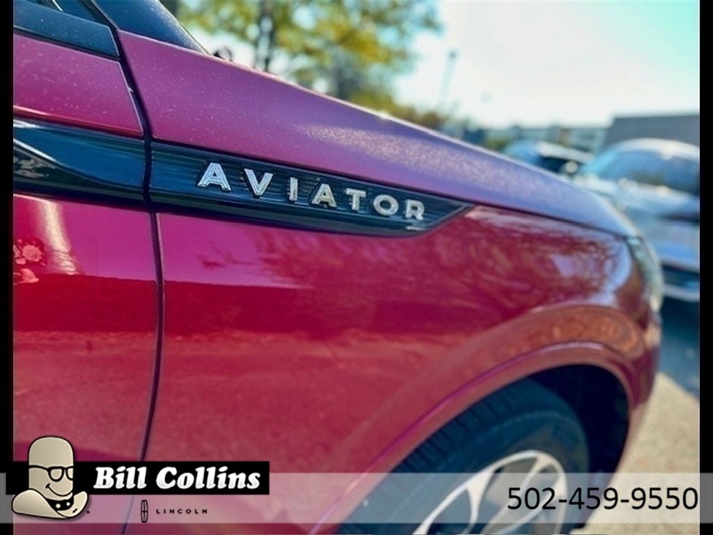 New 2025 Lincoln Aviator AWD w/ Jet Appearance Package image 4