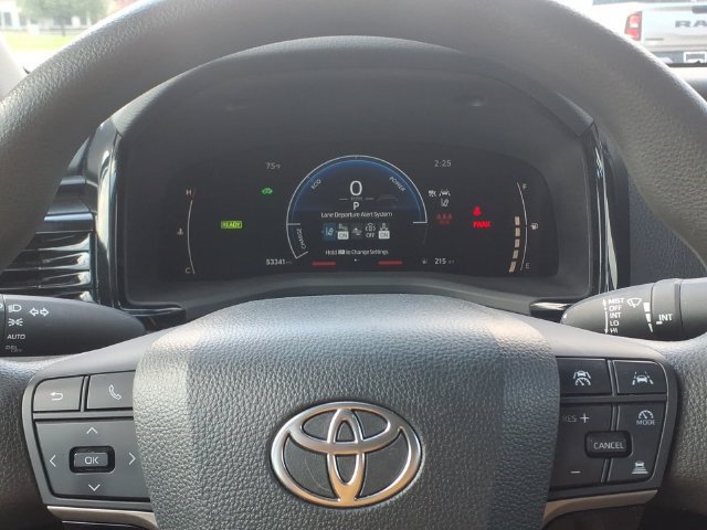 Used 2025 Toyota Camry LE FWD image 19