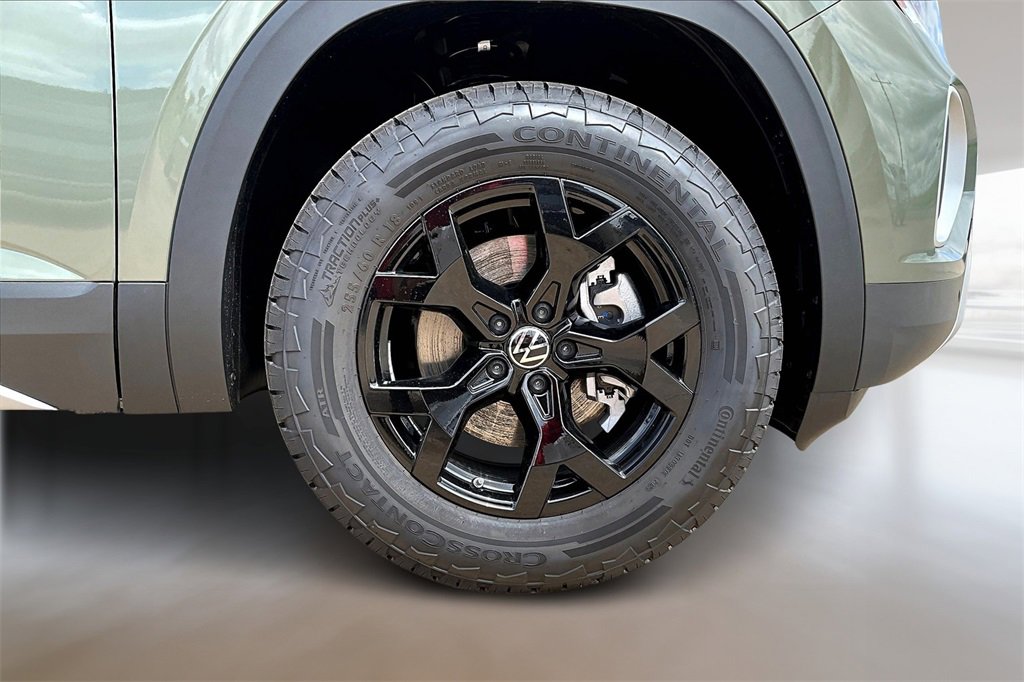 New 2026 Volkswagen Atlas Peak Edition image 13