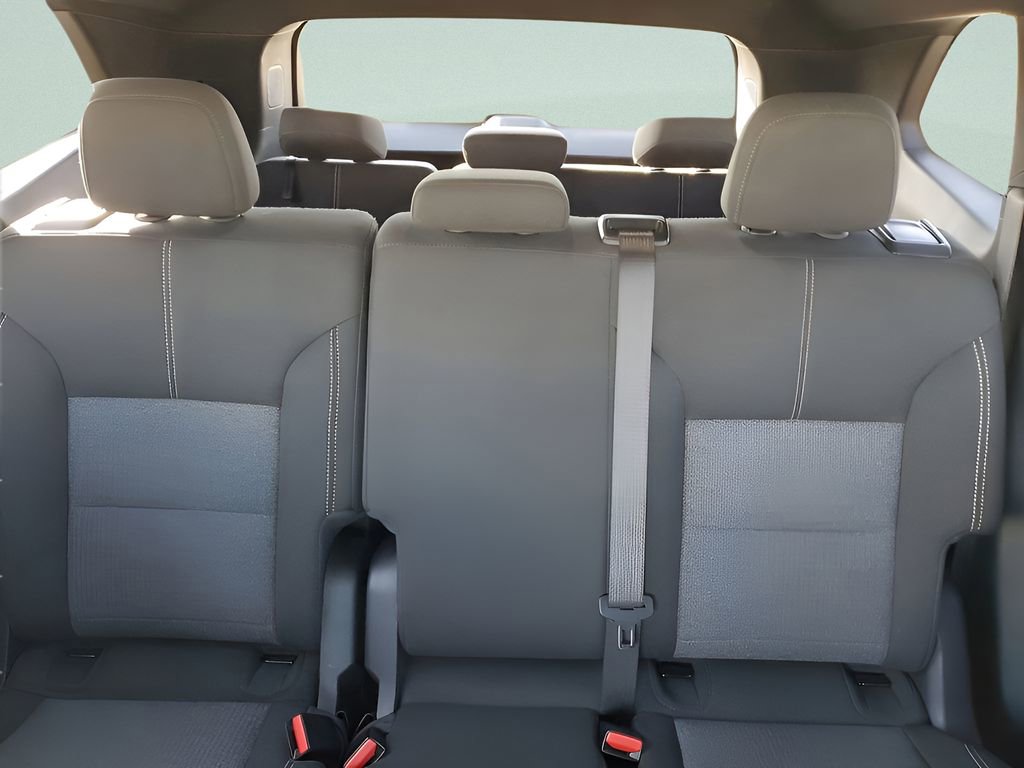 Used 2025 GMC Acadia Elevation image 13