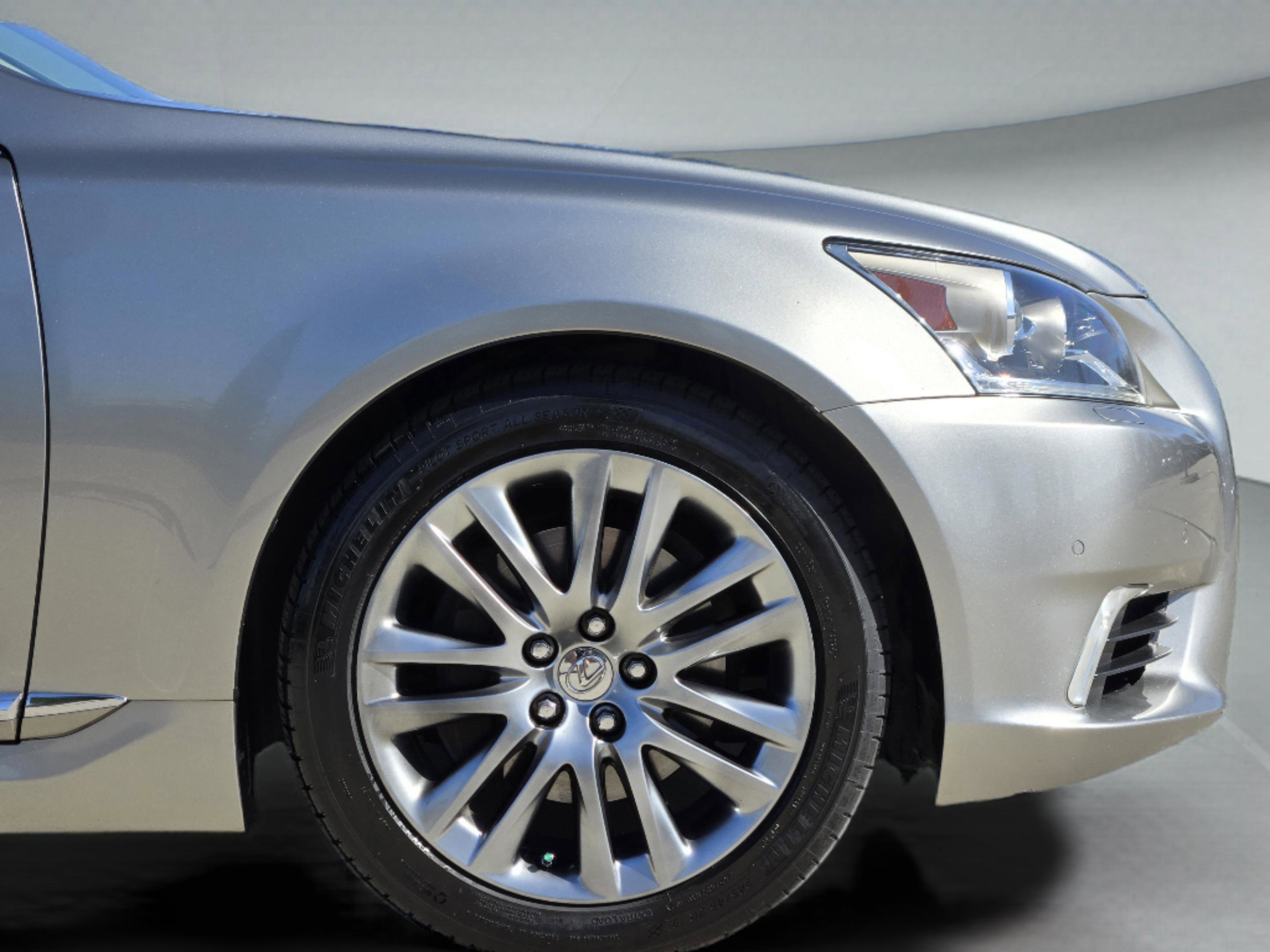 Used 2017 Lexus LS 460 Comfort w/ Comfort Package image 9