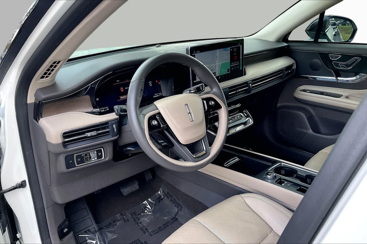Used 2023 Lincoln Corsair Reserve FWD image 14