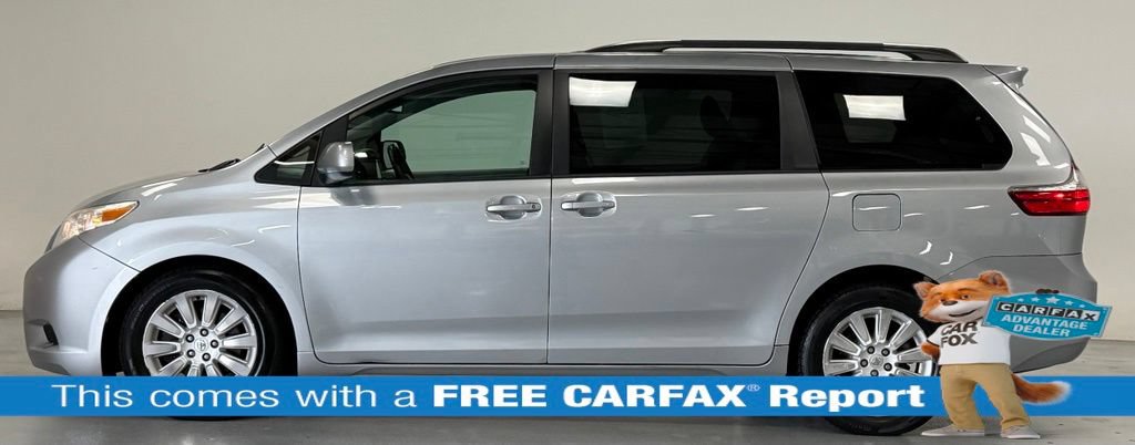 Used 2015 Toyota Sienna LE AWD/4WD image 2