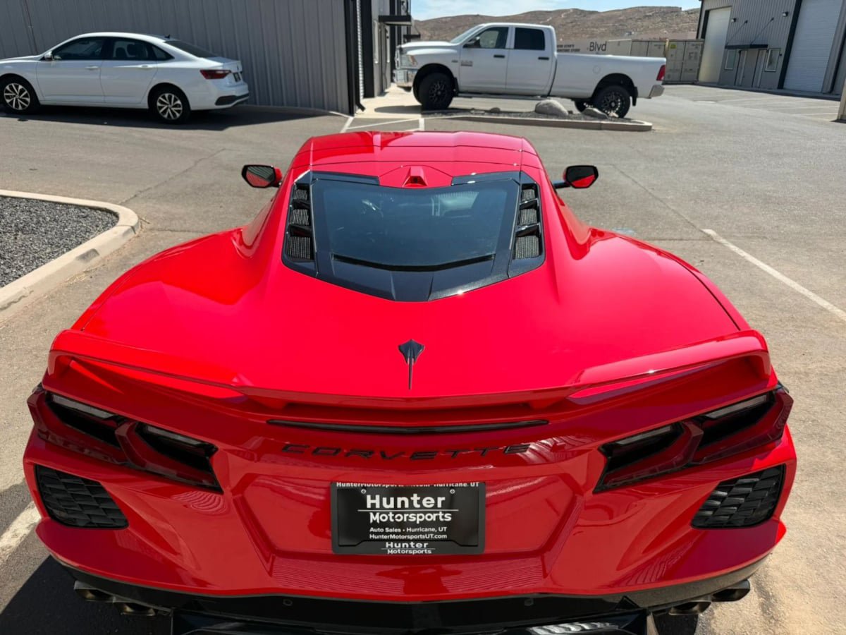 Used 2021 Chevrolet Corvette Stingray Premium Cpe w/ Z51 Performance Package RWD image 8