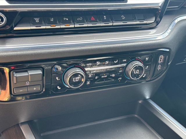 Used 2024 Chevrolet Silverado 3500 High Country w/ High Country Premium Package AWD/4WD image 35