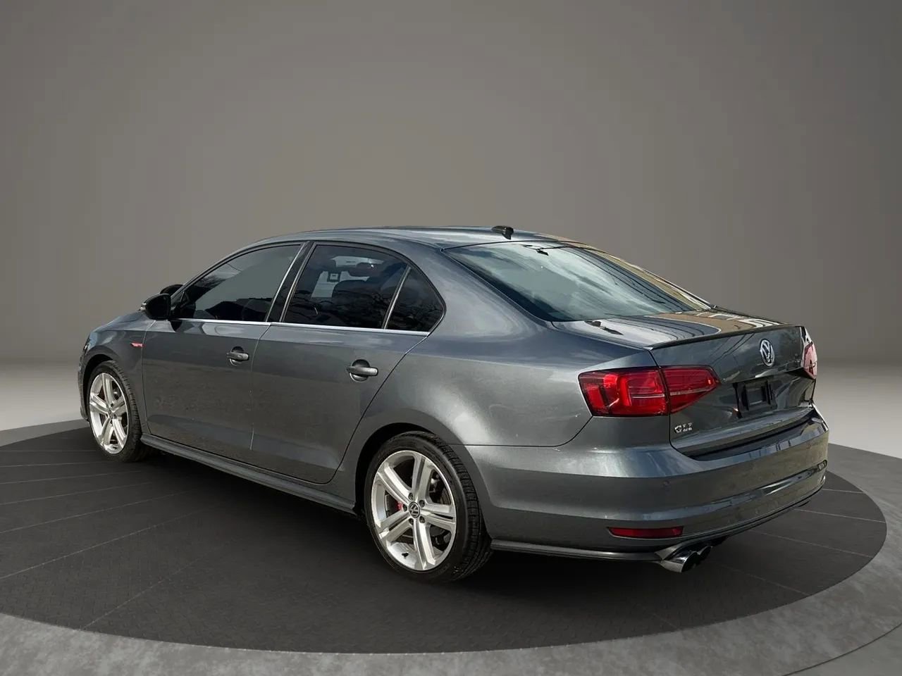 Used 2016 Volkswagen Jetta GLI SE image 3
