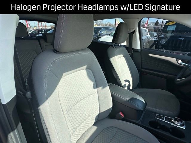 Used 2021 Ford Escape SE w/ SE Sport Appearance Package image 25