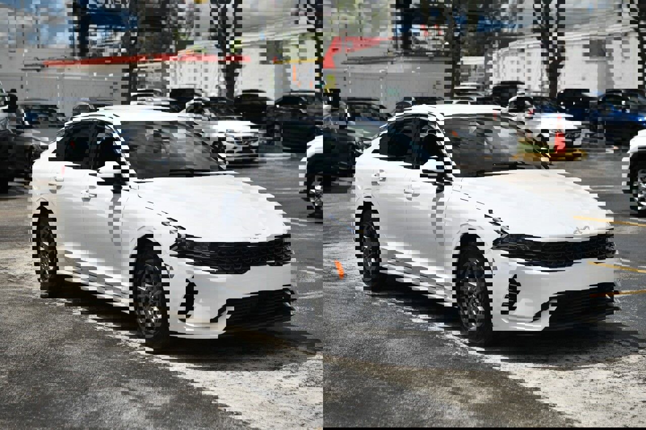 Used 2023 Kia K5 LXS image 1