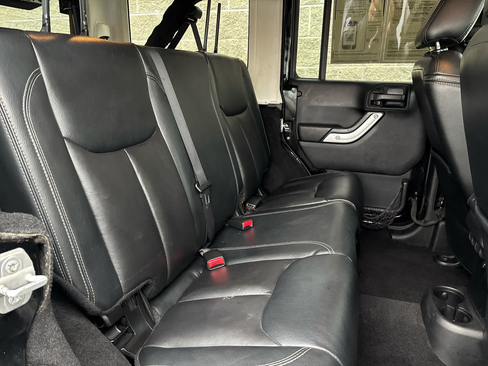 Used 2014 Jeep Wrangler Unlimited Rubicon image 23