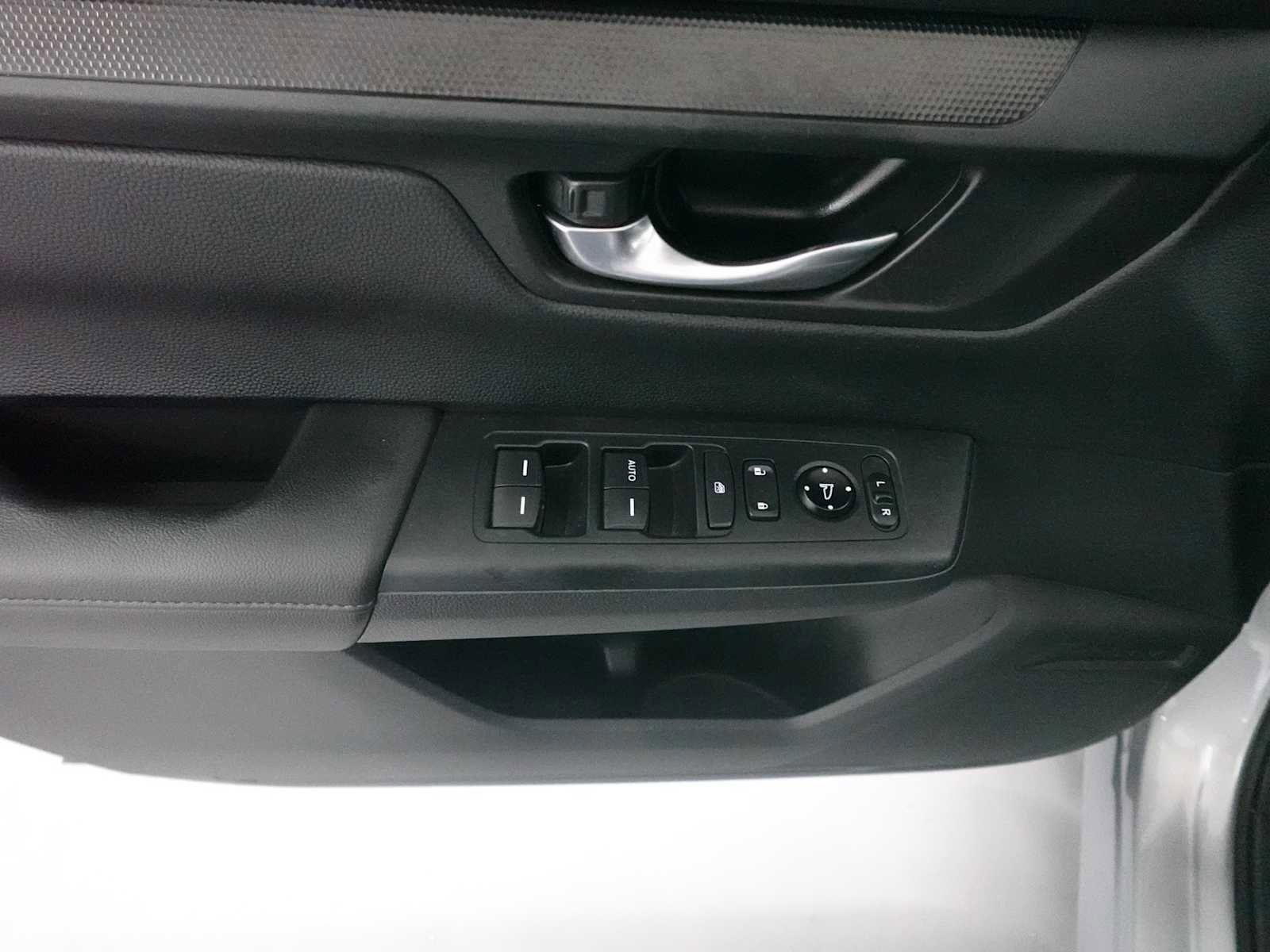 Used 2024 Honda CR-V LX image 11