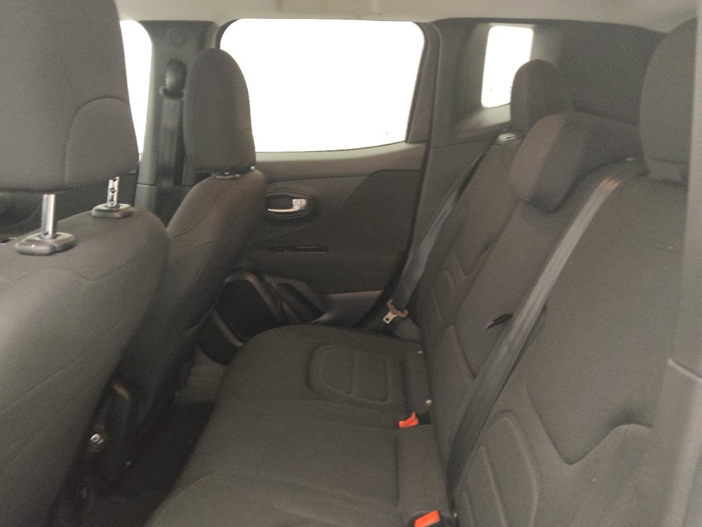 Used 2020 Jeep Renegade Latitude w/ Popular Equipment Group FWD image 18