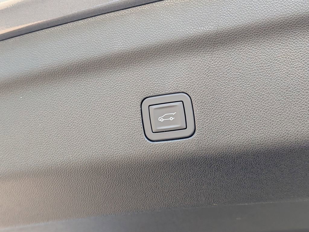 New 2026 GMC Yukon XL Elevation image 24