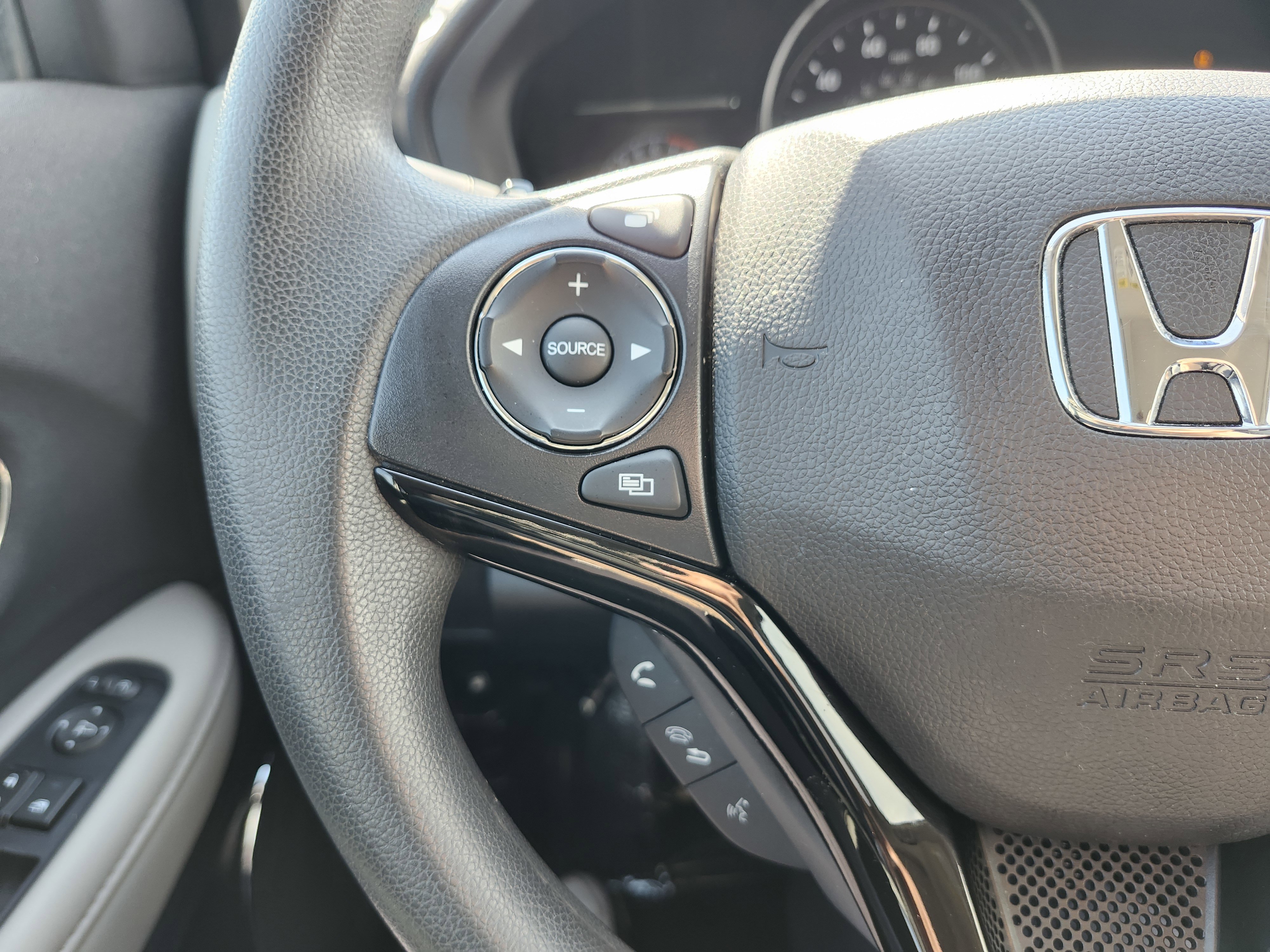 Used 2020 Honda HR-V EX image 34