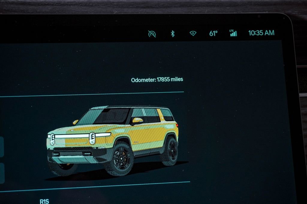 Used 2023 Rivian R1S Adventure image 27