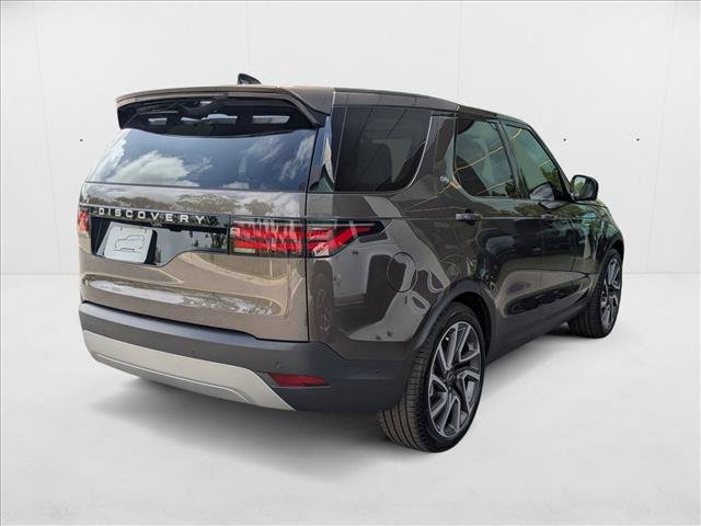 New 2025 Land Rover Discovery S image 2