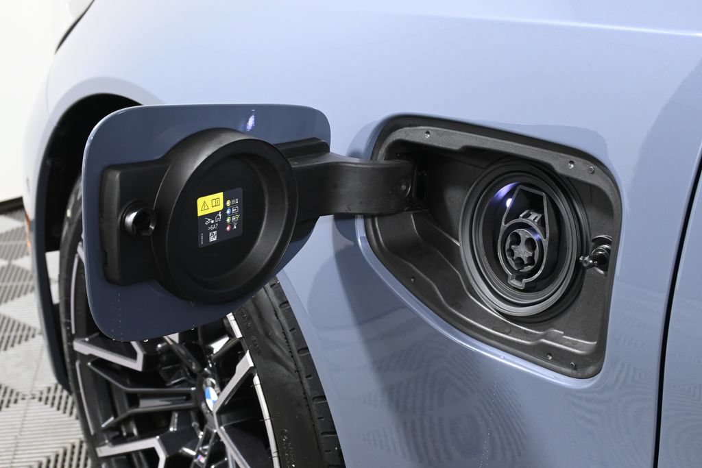 New 2026 BMW M5 w/ Executive Package AWD/4WD image 15