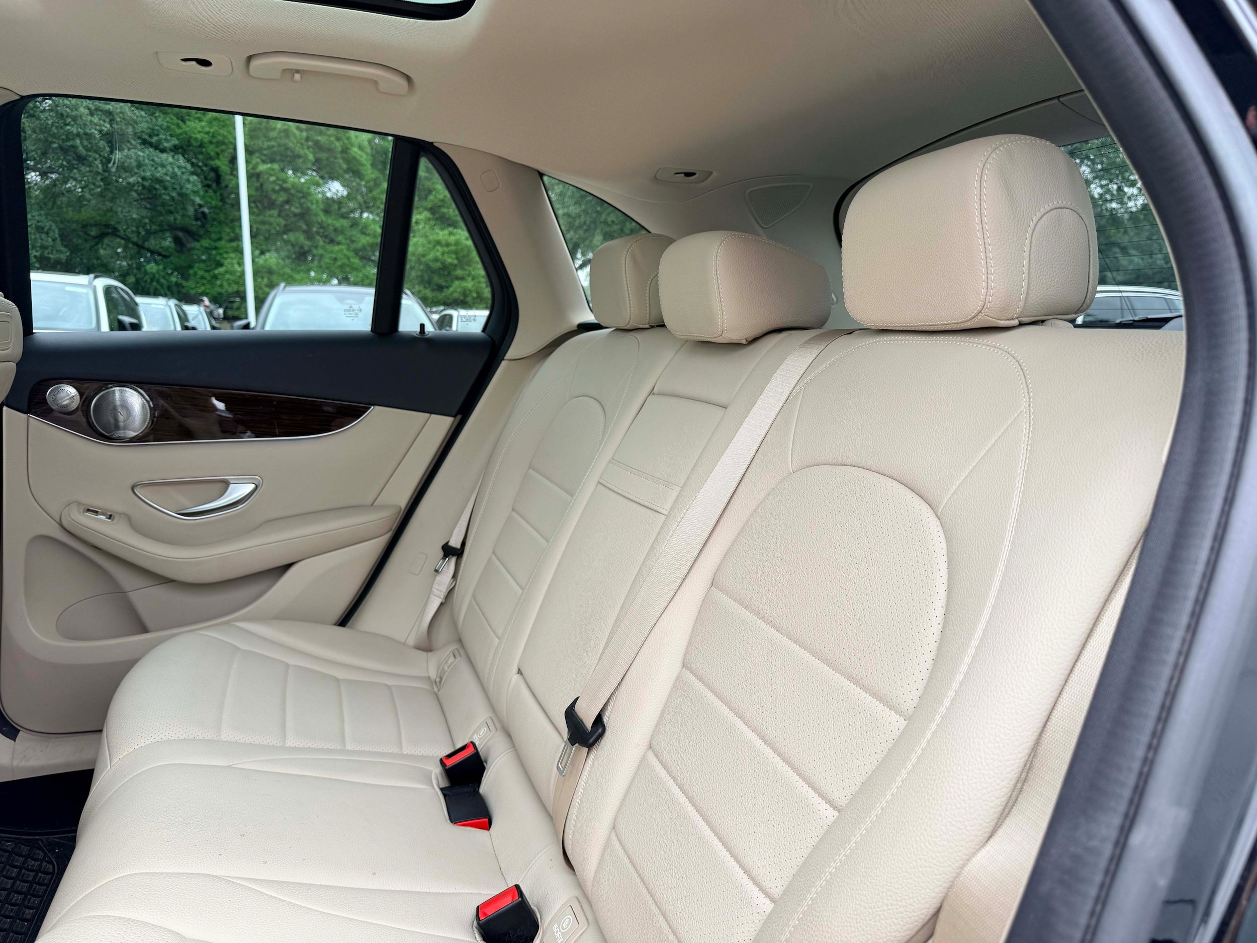 Used 2019 Mercedes-Benz GLC 300 4MATIC image 14