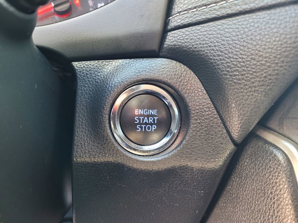 Used 2020 Toyota RAV4 XLE Premium image 20